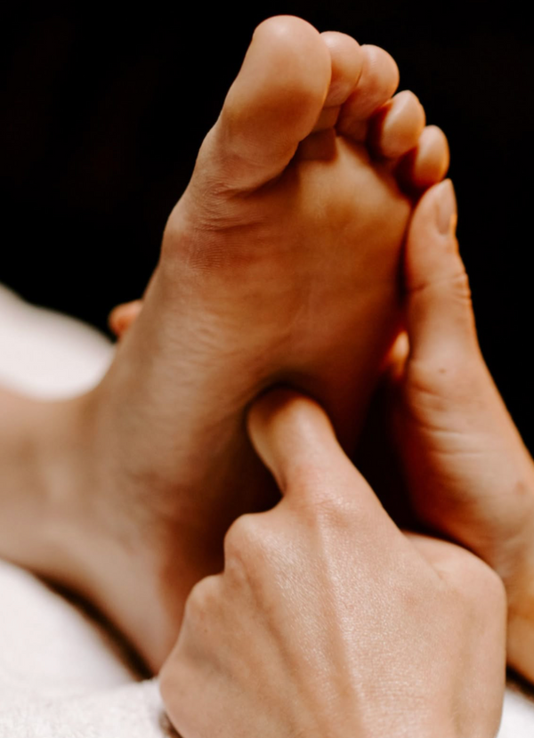 Foot Reflexology with Classic Foot spa – Spa on the Go Manila